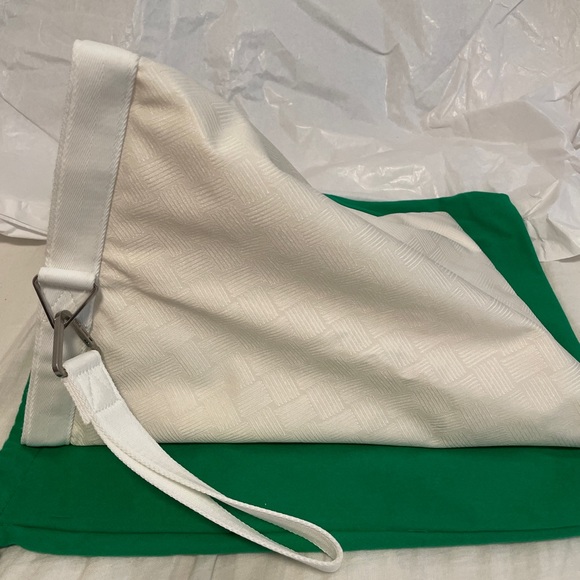 Bottega Veneta White Trekking Pouch - Picture 2 of 12